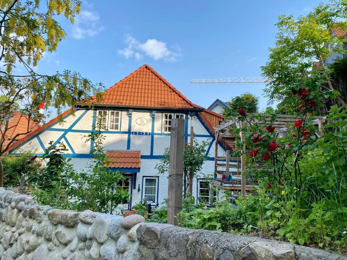 Fischerhaus Blankenese 함브루크 외부 사진
